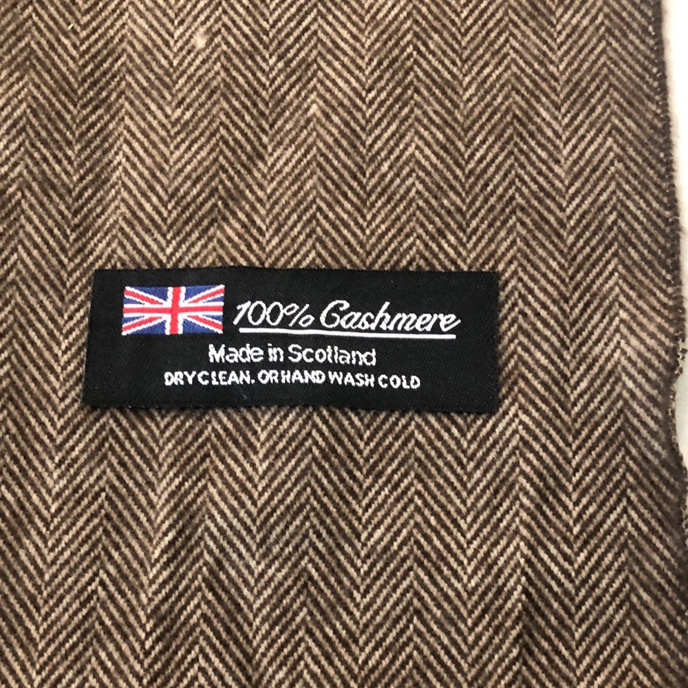 Elegant Brown Herringbone Cashmere Scarf